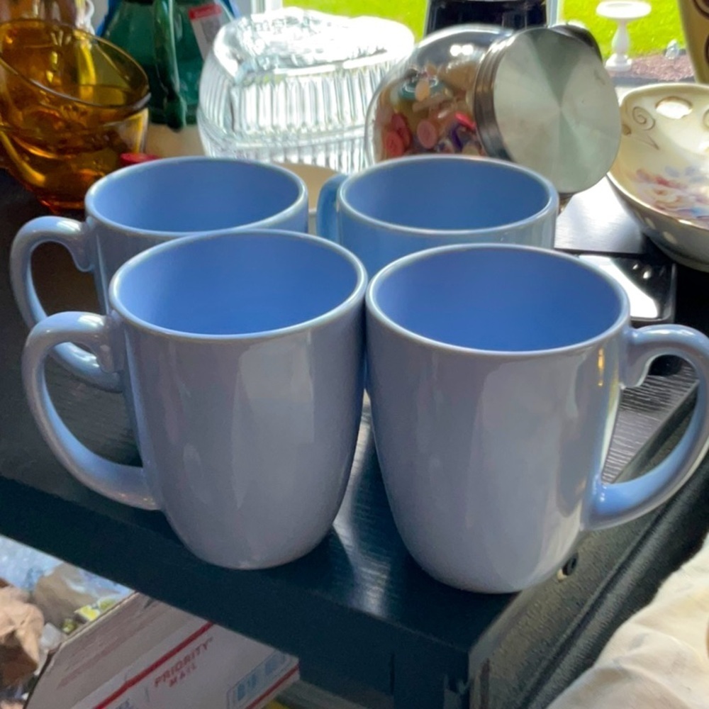 Set of 4 Vintage Corelle mugs